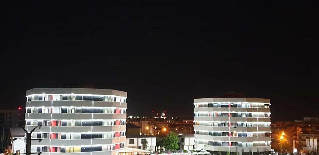 Donny Luxury Apartment Năvodari Exterior foto